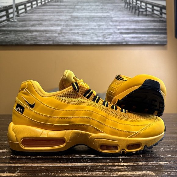 Nike Air Max 95 Taxi City Special NYC Yellow Gold Retro Men's 10.5 DH0143-700 - Picture 1 of 7